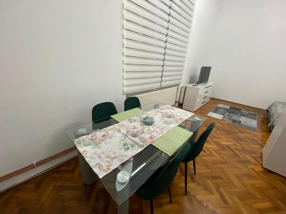 Apartament Super Central Cu Parcare Privata Leilighet Arad Eksteriør bilde