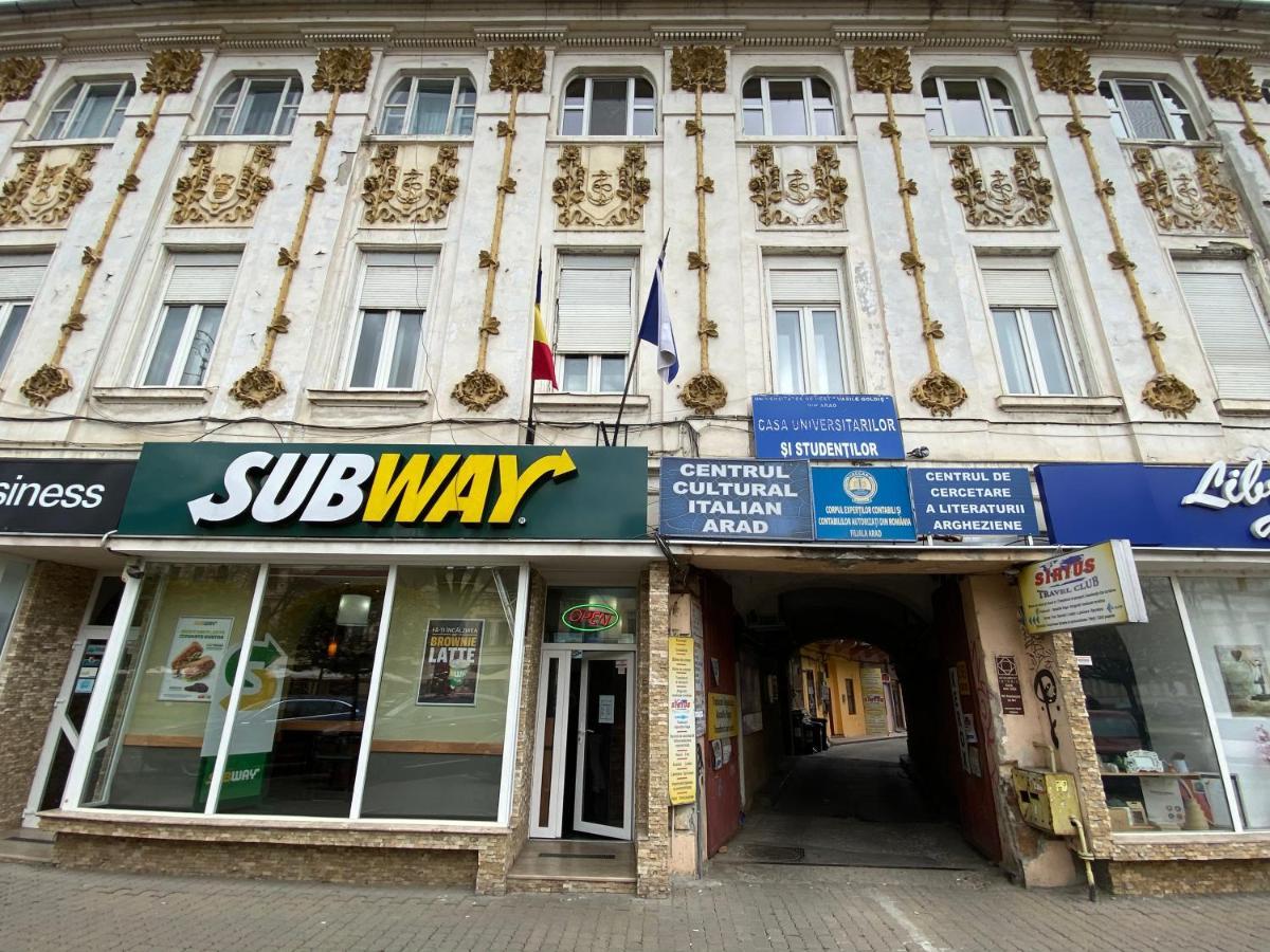 Apartament Super Central Cu Parcare Privata Leilighet Arad Eksteriør bilde